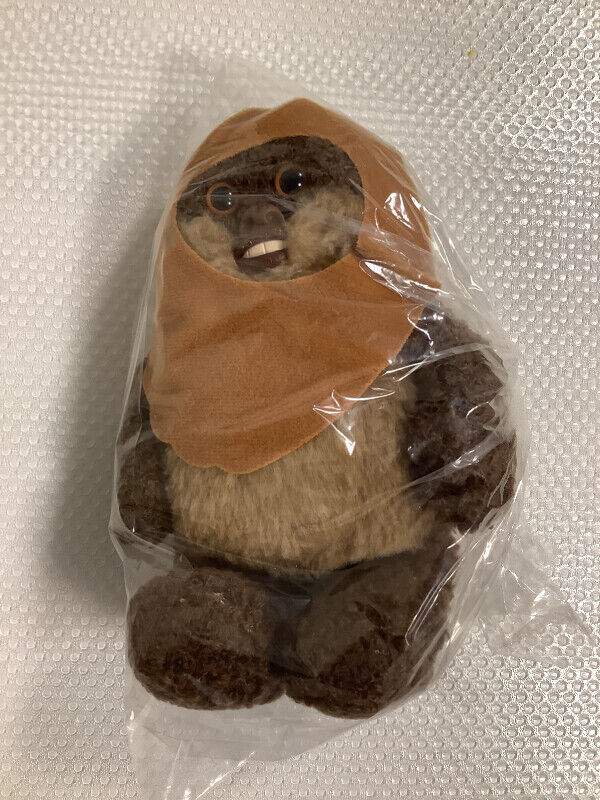 STAR WARS BEANIE STYLE PLUSH in Toys & Games in Bedford - Image 3