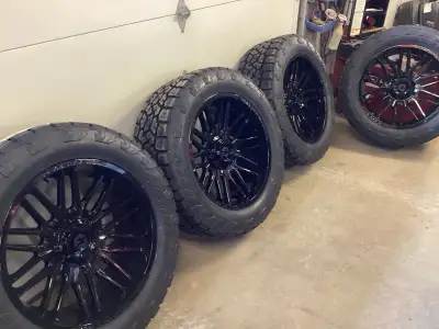 Gear Off-road 766b 22x10. 6x135/139.7. -12 offset, with LT295/55r22. (34.8x11.8) Toyo Open Country A...