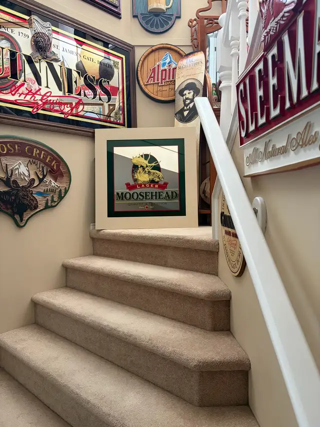 Vintage Moosehead Beer Bar Mirror Mint Condition  in Arts & Collectibles in Calgary - Image 3