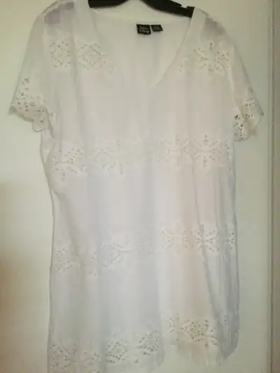 Blouse blanche 100% coton neuve, View more