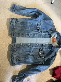 Levi’s women’s Jean jacket (size medium)