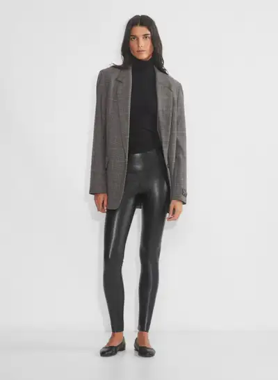 I’ve only worn these twice so they look new. Purchased for $138. Colour black. Length is regular. Pi...