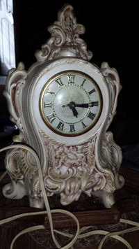 1973 ORNATE CERAMIC  MANTLE  CLOCK