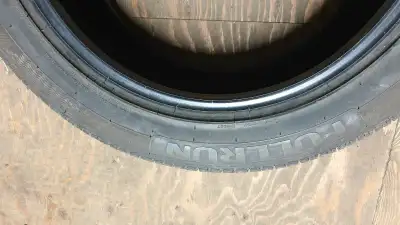 These are Fullrun 215/55ZR17 Frun Two summer tires, perfect for enhancing your vehicle's performance...