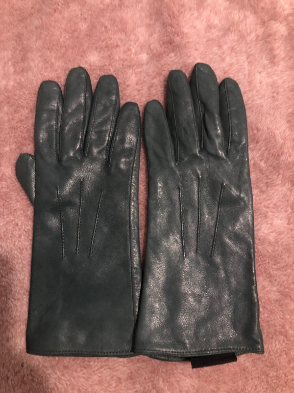 Pittards women’s leather gloves in Women's - Other in Markham / York Region