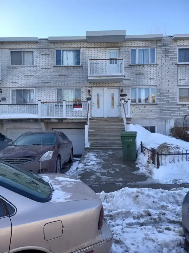 Lower 5 1/2 duplex in Lasalle for July