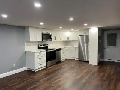 This beautiful unit is available now, fully renovated, lots of space 1 bedroom and 1 spare room, kit...