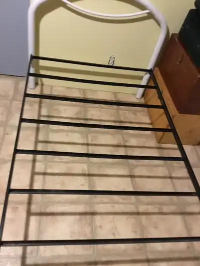 Lit 39 pces (tubulaire en métal blanc) pour enfants avec planche, View more