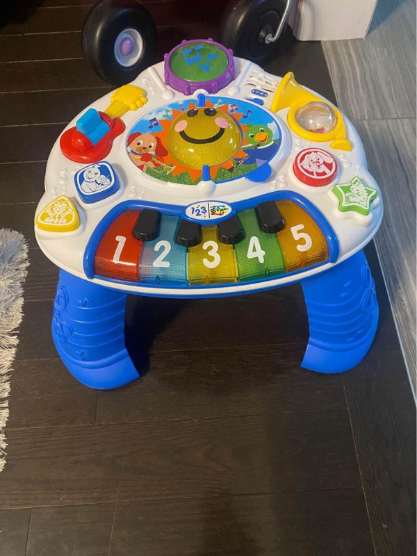 BABY EINSTEIN Discovering Music Activity Table in Toys in City of Toronto