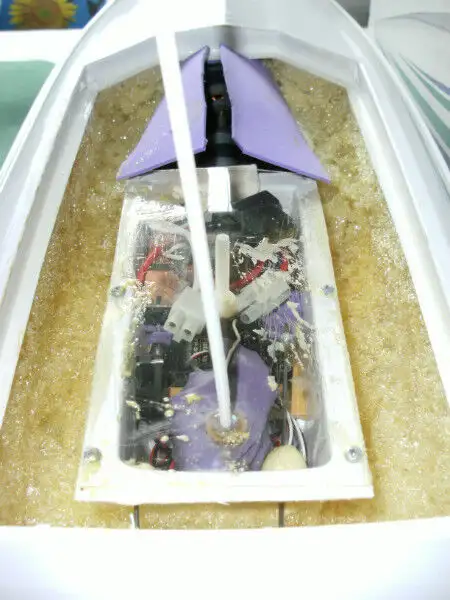 STINGER SS R/C BOAT Super Sport with R/C Installed. in Hobbies & Crafts in Calgary - Image 7