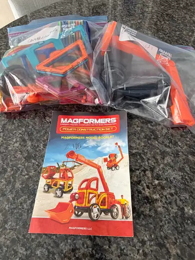 Magformers 6 complete sets: R/C Cruiser set Power Construction set Mastermind Accessory set 115 pcs...