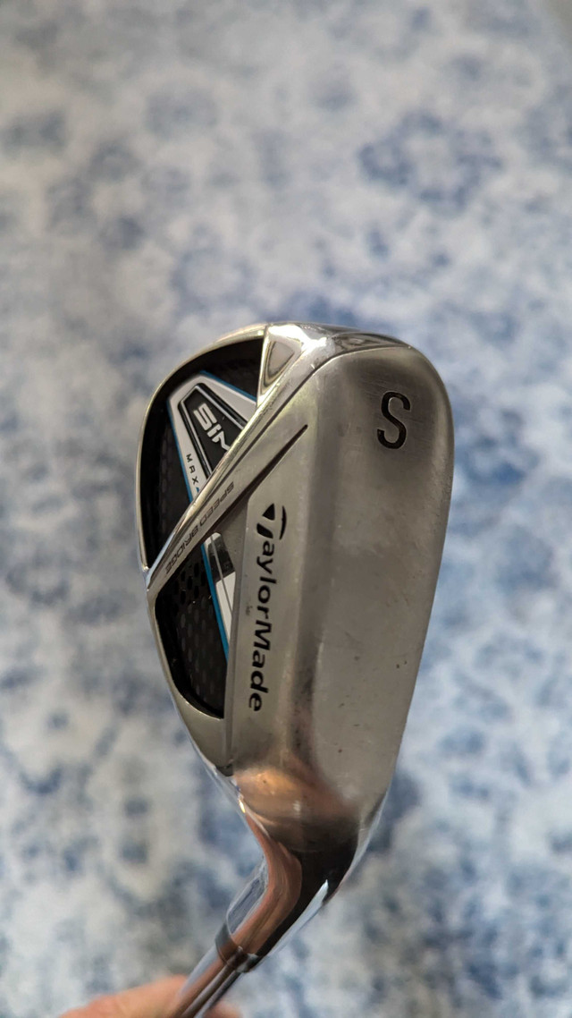 TaylorMade SIM MAX SW Right-Handed - Great Condition! in Golf in Edmonton - Image 3