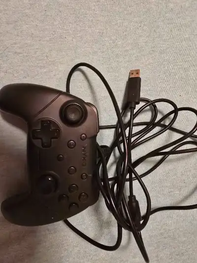 Manette pour la console Nintendo Switch Fonctionne bien. Prix: 10$