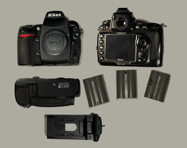 D700 12.1MP FX-Format CMOS Digital SLR Camera with 3.0-Inch LCD  in Cameras & Camcorders in Burnaby/New Westminster
