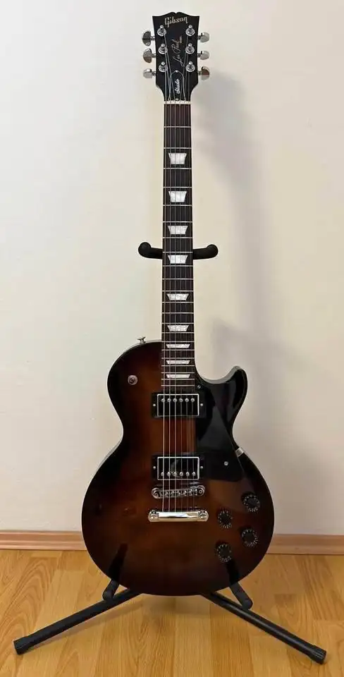 Les Paul Studio Smokehouse Burst inkl. Softcase in Guitars in Delta/Surrey/Langley - Image 3