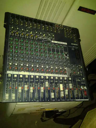Yamaha MG166CX 16-Channel Stereo Professional audio Mixer mics, View more