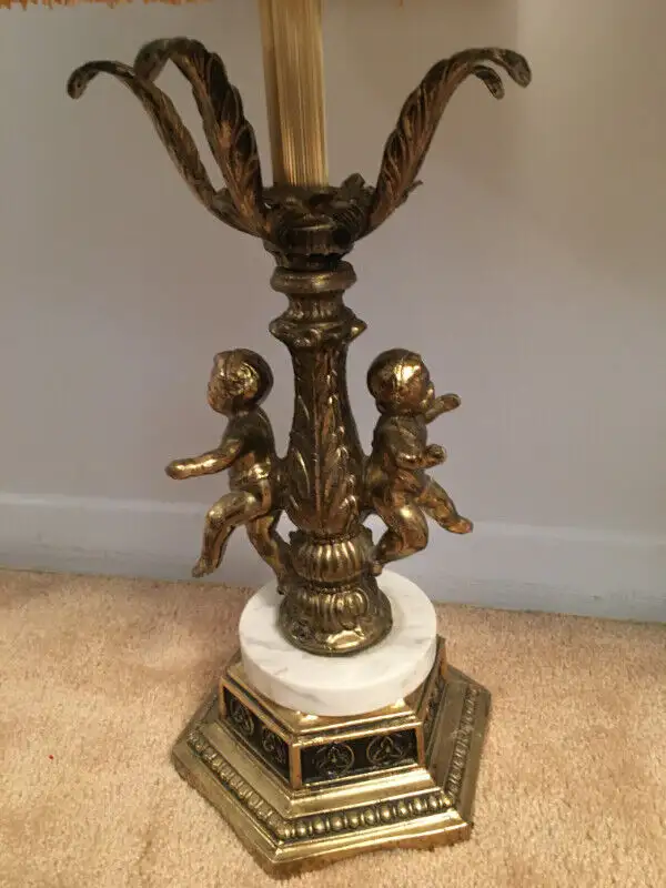 TWIN CHERUB TABLE LAMPS ANTIQUE BRASS MARBLE in Indoor Lighting & Fans in City of Montréal - Image 4