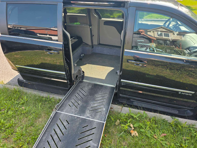 2015 Dodge Grand Caravan , Wheelchair accessible  in Cars & Trucks in Ottawa - Image 4