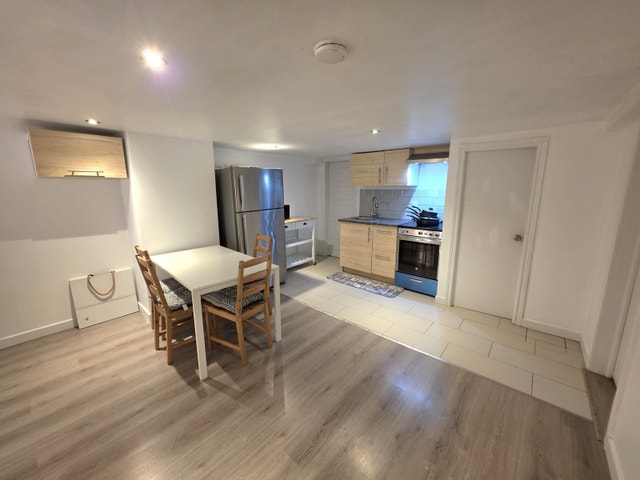Furnished 2 Bedroom Basement Apartment — photo 3