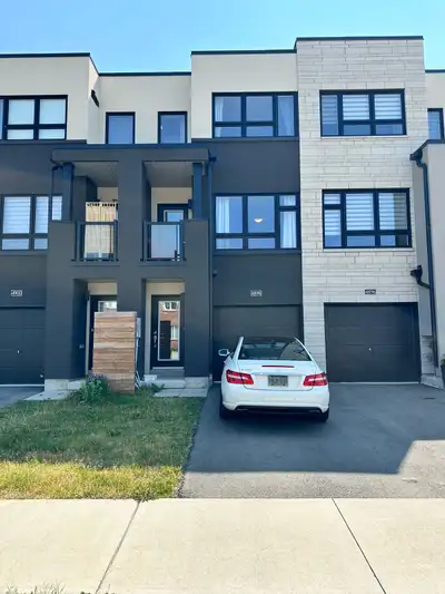 3 bedroom town for rent