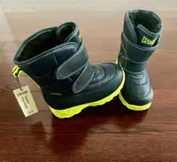 Brand New ***Cougar*** Snow Boots Toddler (Size 8)