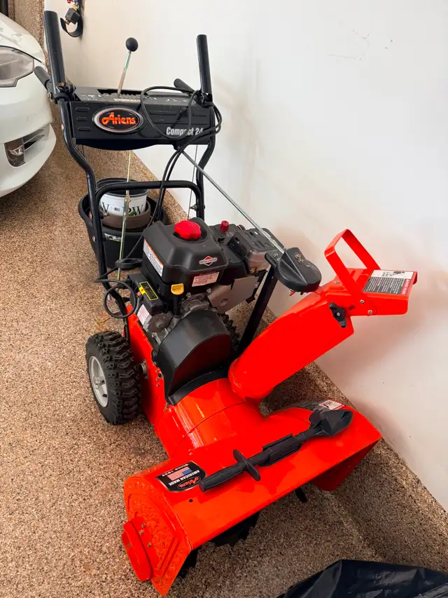 Ariens Compact 24 Snowblower - Model 920006