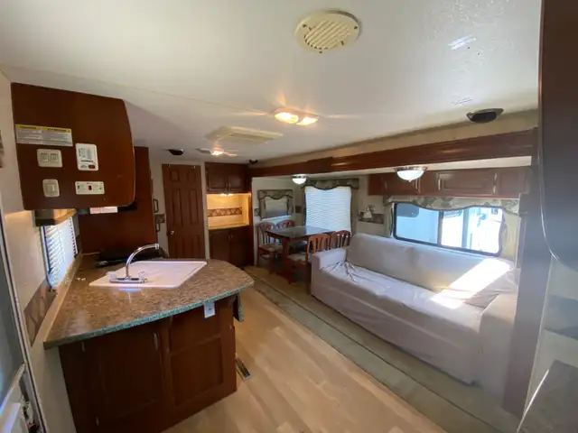 2008 Fleetwood Wilderness 27RB in Travel Trailers & Campers in Campbell River - Image 6
