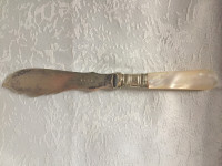 Antique couteau a beurre ESPN avec poignet en nacre de perle