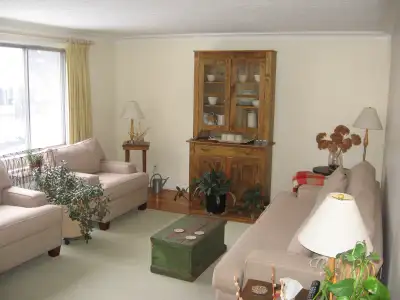 CENTRAL / Flora Street - Clean, spacious, bright upper level two bedroom apartment located in a well...