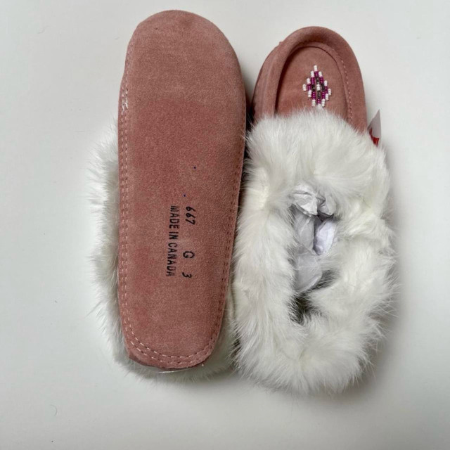 Laurentian Chief Moccasins Youth Size 3 in Kids & Youth in Cape Breton - Image 2