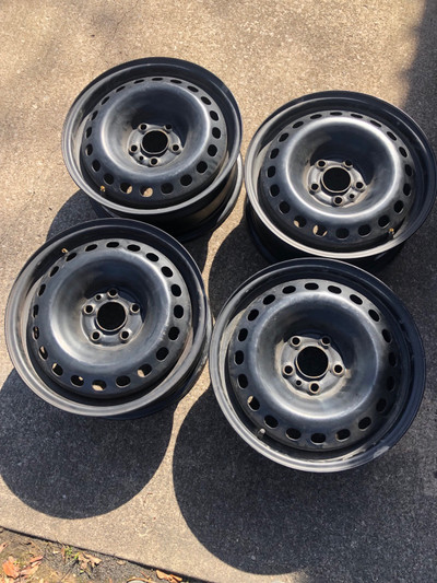 Looking for set of 4 Rims for 2005 Pontiac Vibe 