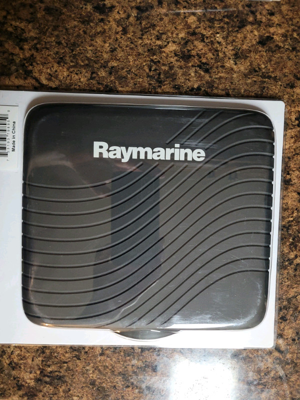 Raymarine - Flush Mount Cover for Dragonfly 7 Pro Fish Finders in Other in Windsor Region - Image 2