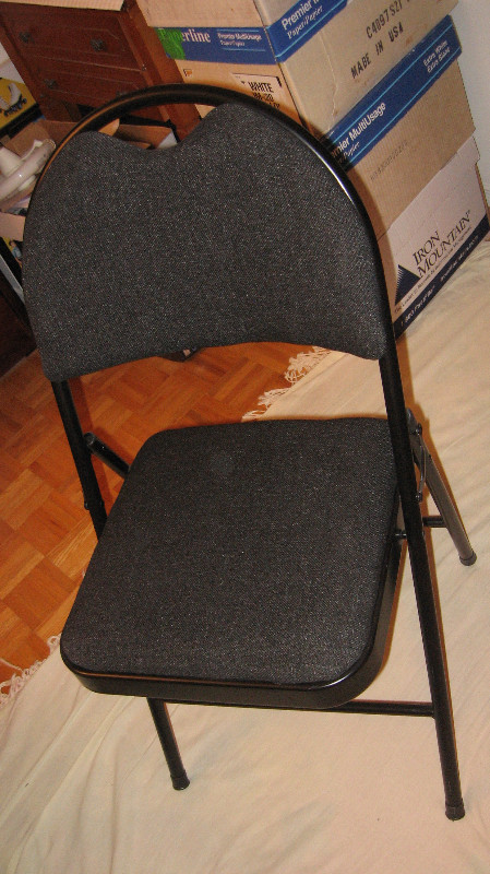 Folding Chairs in Chairs & Recliners in Mississauga / Peel Region - Image 3
