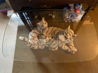 Beautiful ghost tiger and cubs glass top coffee table