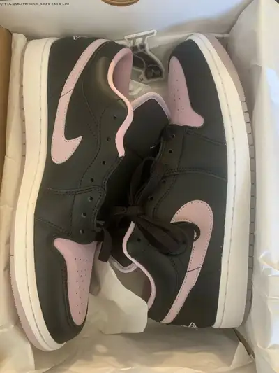 Deadstock Jordan 1 low men size 11, View more