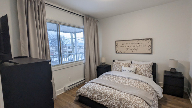 FULLY FURNISHED APARTMENT * 2 BEDROOMS * WASHER/DRYER * CLEAN dans Locations temporaires  à Longueuil/Rive Sud