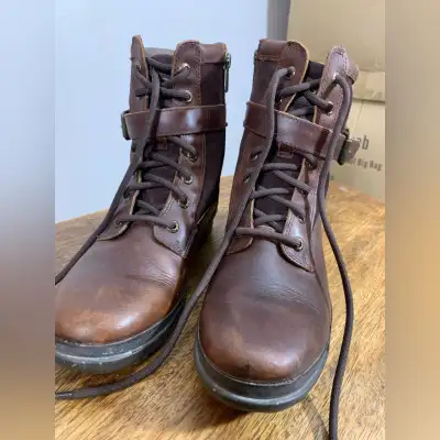 Uggs winter waterproof boots (femme), View more