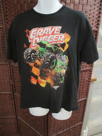 Grave Digger/Monster Jam XL Shirt. Great Graphics