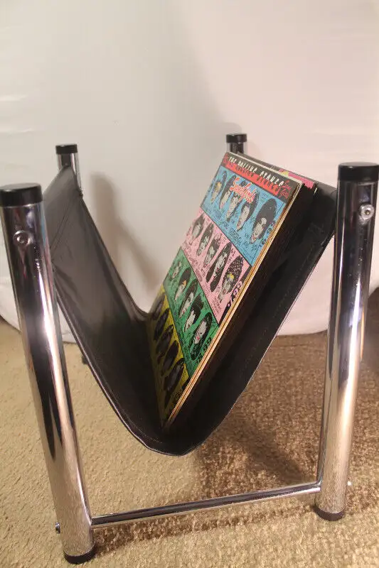 RETRO CHROME & FAUX LEATHER SLING MAGAZINE/LP HOLDER in Arts & Collectibles in London - Image 7