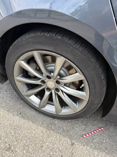 Hi, it’s a Tesla model three standard range plus 2019 km driven 238000 In full charge, it goes 300 k...