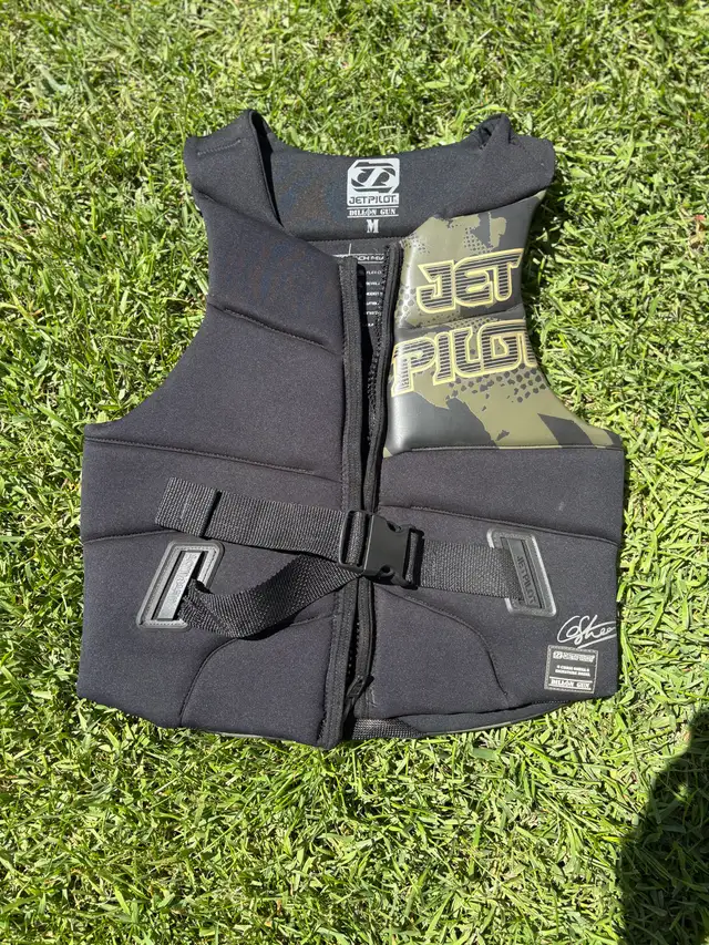 Jet Pilot men’s competition vest life jacket in Water Sports in Edmonton - Image 2