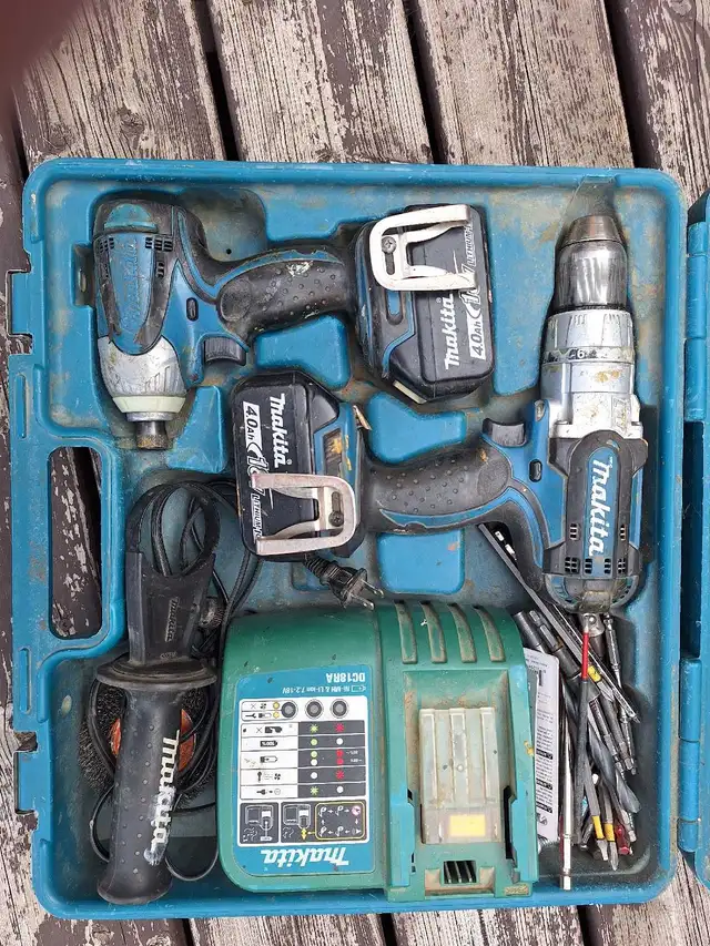 MAKITA IMPACT DRILL AND DRIVER AND BATTERY CHARGER. in Power Tools in Calgary - Image 2