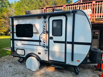 Rockwood geopro 2017 14 ft pull behind with stove micro tv shower toilet there is a youtube video ab...