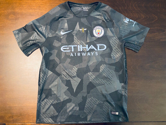 2017-2018 Rare Manchester City Third Soccer Jersey - Silva - L in Arts & Collectibles in City of Toronto - Image 2
