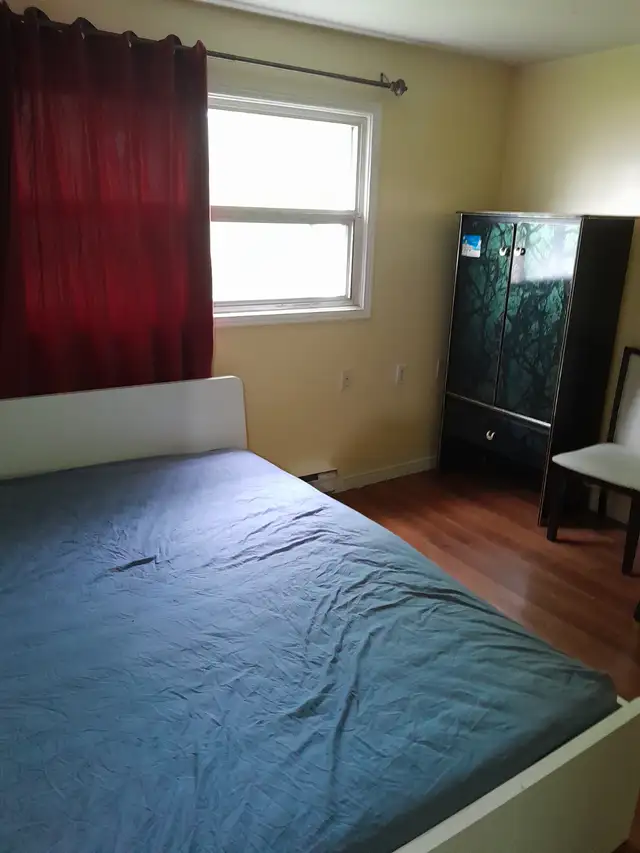 private furnished upstairs room available Scarborough 750