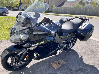 2015 Kawasaki Concours 1400 36k, Great condition with minor scratches. New battery and brake pads. T...