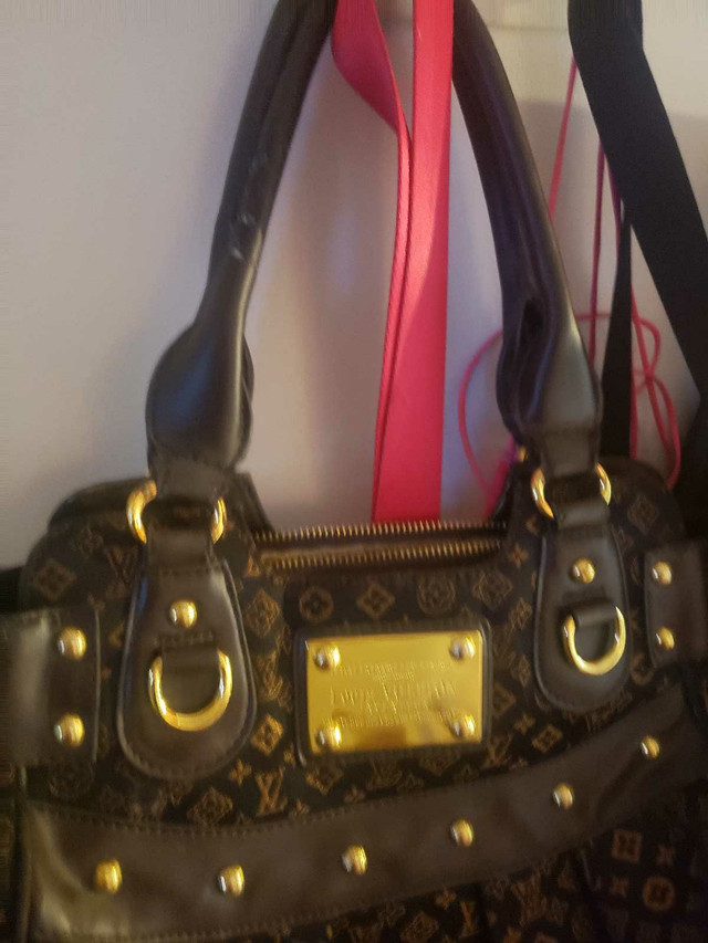 Louis Viton purse  in Other in Edmonton - Image 3