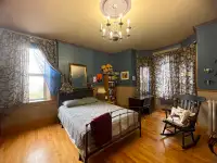 Furnished room in uptown for female student/professional