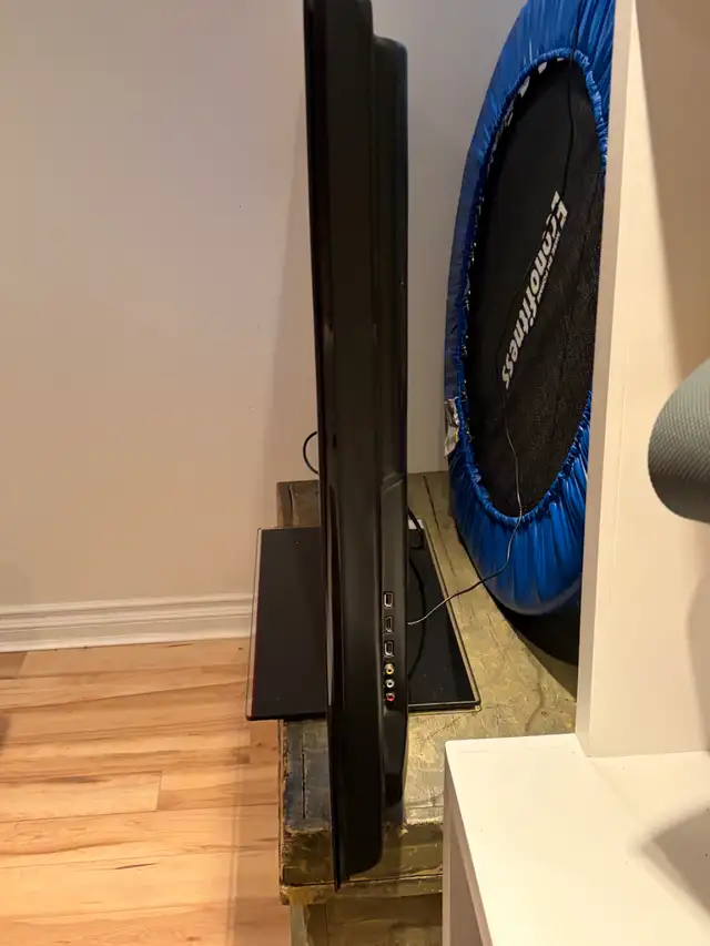 TV television 55" Samsung in TVs in City of Montréal - Image 6