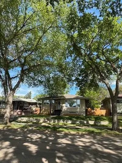 Beautiful 3 bedroom home located in quiet neighborhood of Forest Heights. There is a park across the...